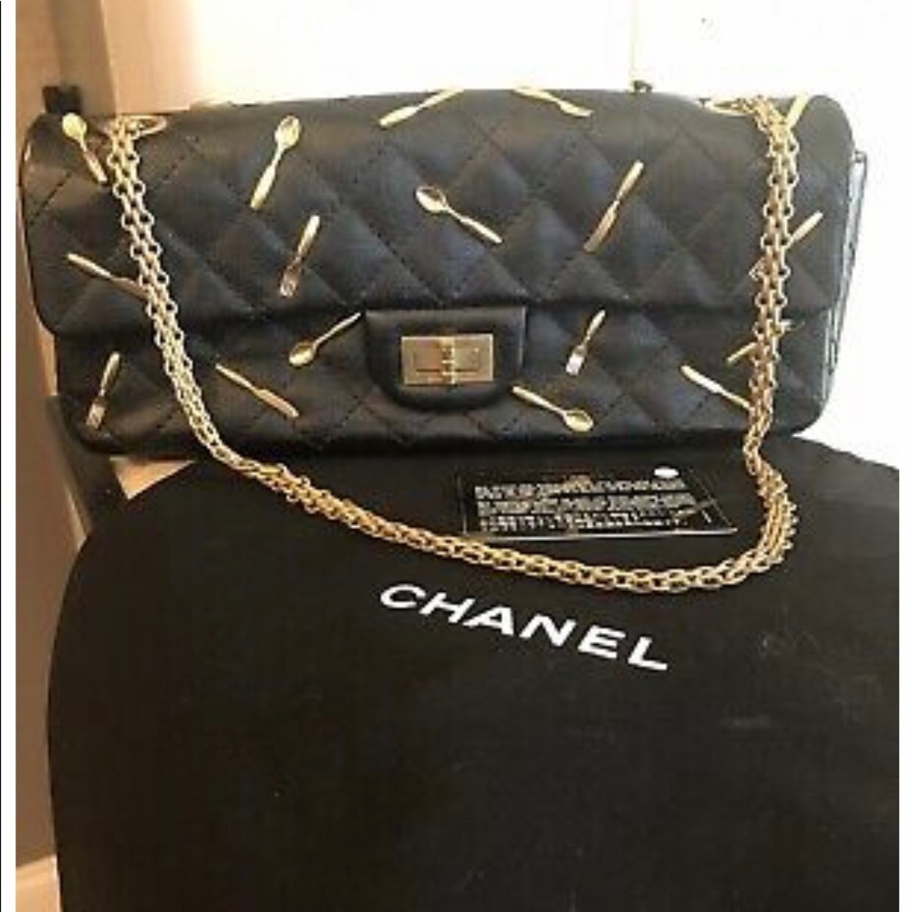 Chanel 2.55 Reissue w authenticity & dust cover
